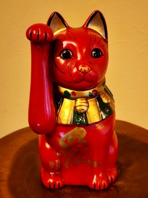 帝国ホテルプラザ東京「花道」記念　限定招き猫　大正猫　(赤・小) 「愛・奇蹟」