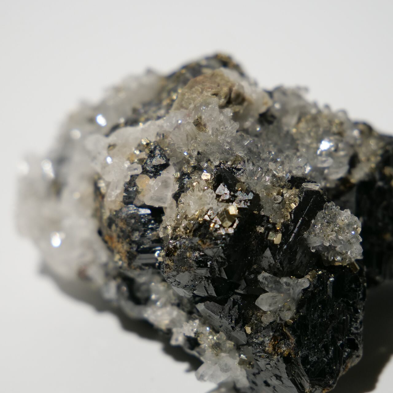 スファレライト / ガレナ / チャルコパイライト / クォーツ / 原石