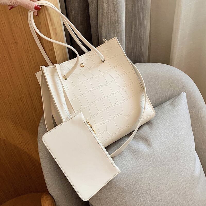 シンプルな大容量バッグハンドバッグ2020新しいトレンディなファッションレトロワンショルダー脇の下バッグネットレッドポータブルトートバッグ Tiancai_Wing_Bag4519263