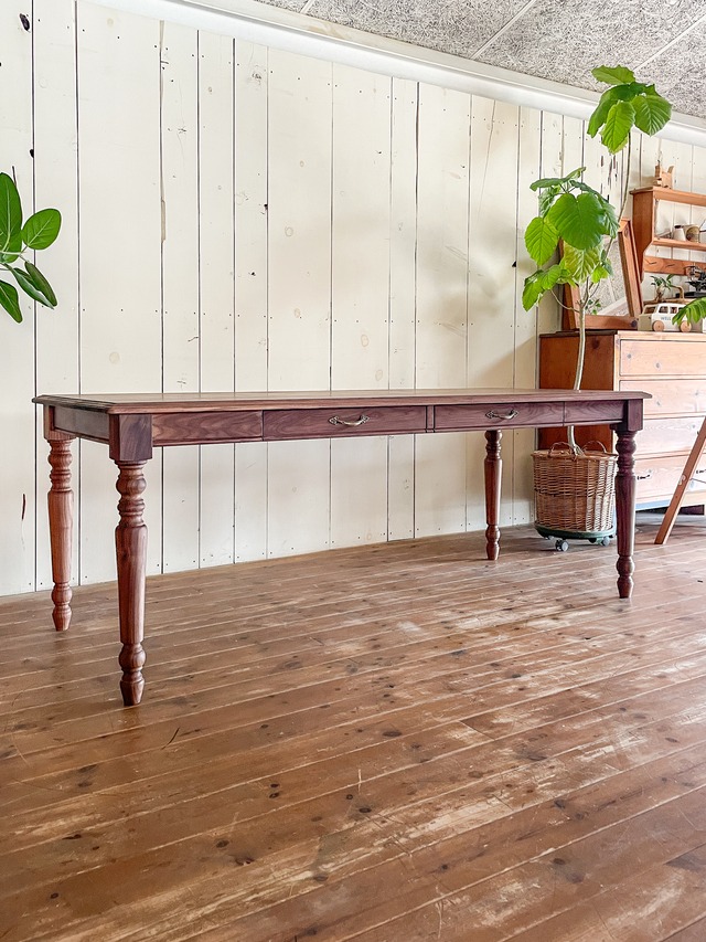 ウォルナット材ターンドレッグダイニングテーブル 特注ろくろ足“KS”(アンティーク調テーブル) W1400〜2400 4〜8人掛け