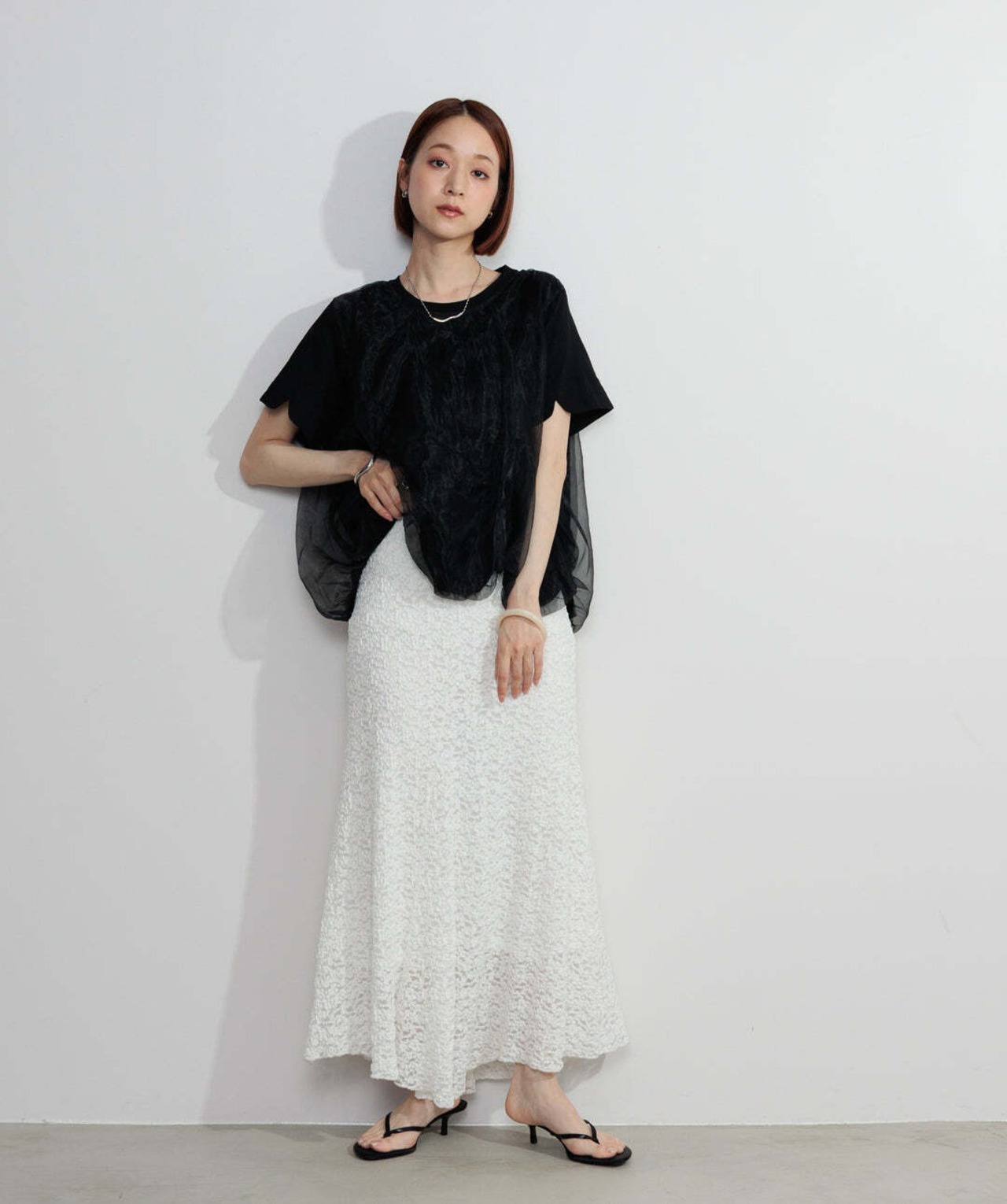 2605147 オーバーチュールスカラップTシャツ black