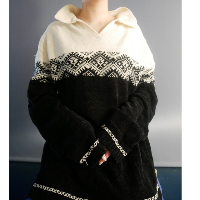Monotone acrylic knit