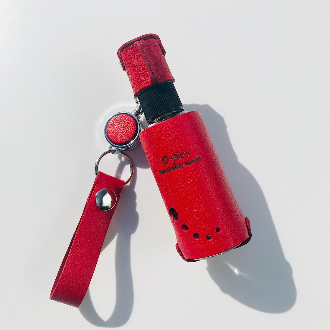 ☆本革☆（レッド）除菌・消毒液スプレーボトルホルダー 50ml | Pay ID