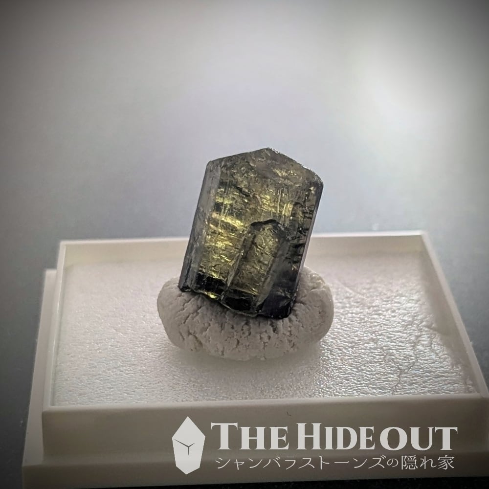 ヒマラヤ産鉱物原石標本012 ジャジャコット地区産ドラバイト(苔土電気石) すごく良い色、すごく良い形、ずばりお勧め