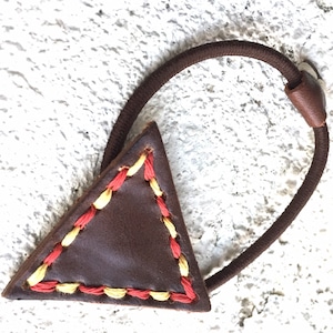 アクセサリー<ホークカンパニー トライアングル▲レザーヘアゴム アクセサリー<ホークカンパニー トライアングル▲レザーヘアゴム