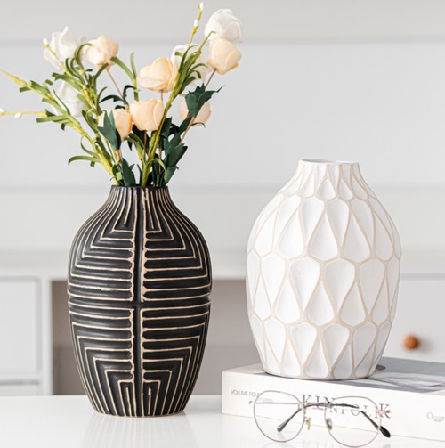 花瓶 幾何学 ライン模様 大型 フラワーベース ジオメトリック モダン 陶器 装飾 花器 ブラック ゴールド ブーケ用 インテリア