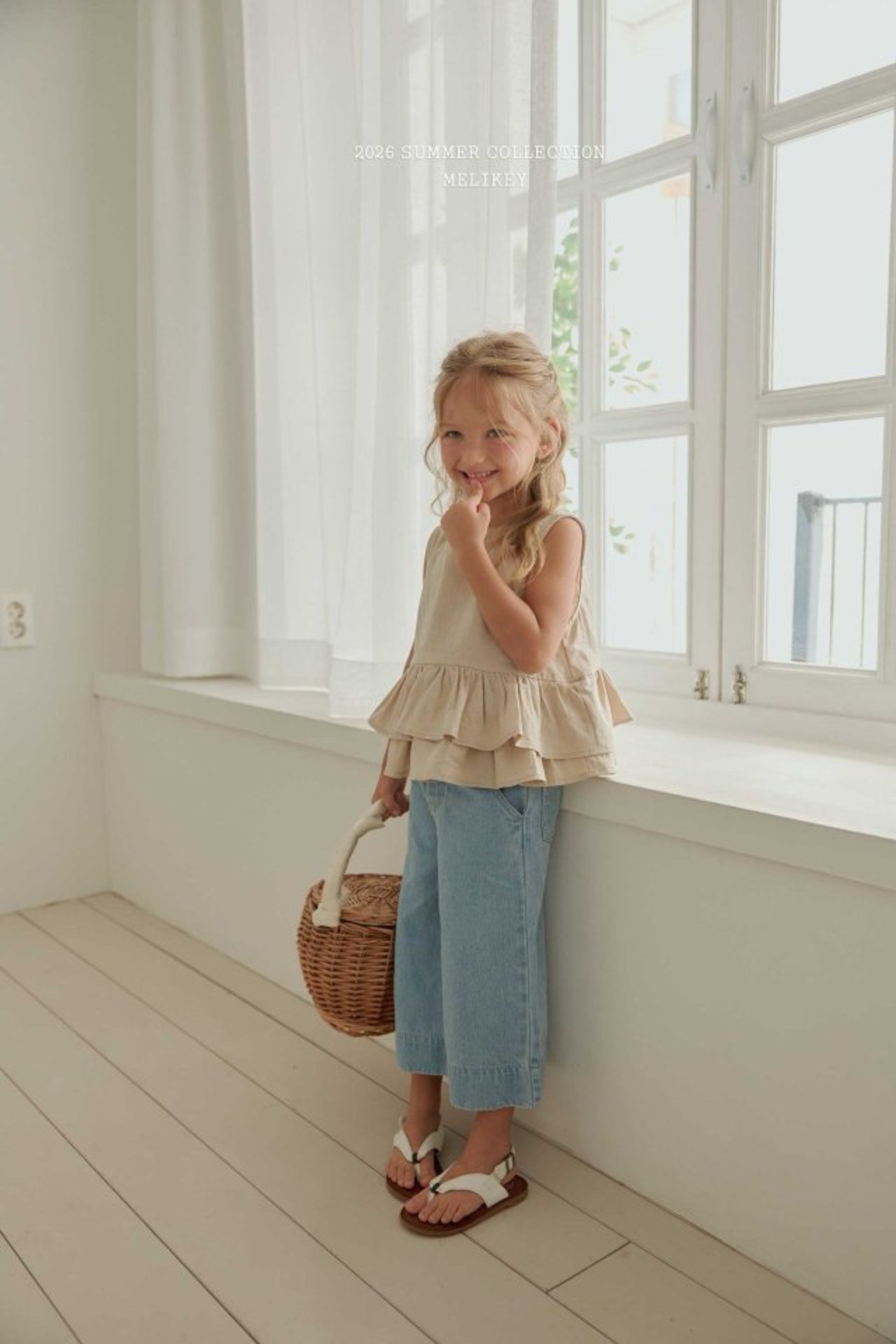[MELIKEY] Ribbon Ruffle Sleeveless Blouse (JS/JM) / [미라이키] 리본캉캉나시블라우스 (JS/JM)