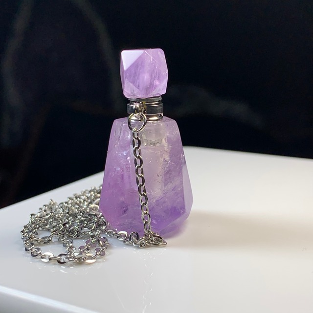 5.アメジスト・香水瓶