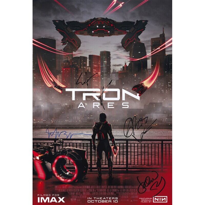 Captain Marvel(キャプテンマーベル) 【8名直筆サイン入りミニ