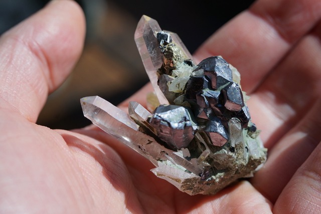 クォーツ/黄銅鉱/ガレナ Quartz/Chalcopyrite/Galena