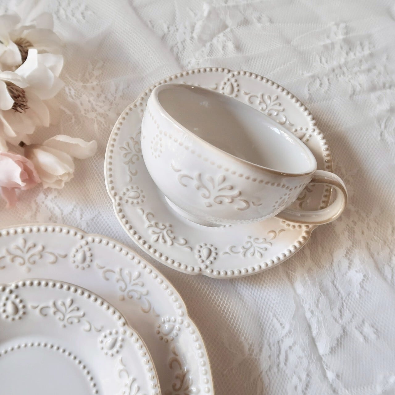 Antique relief cup / アンティークレリーフカップ | BONNE CHANCE