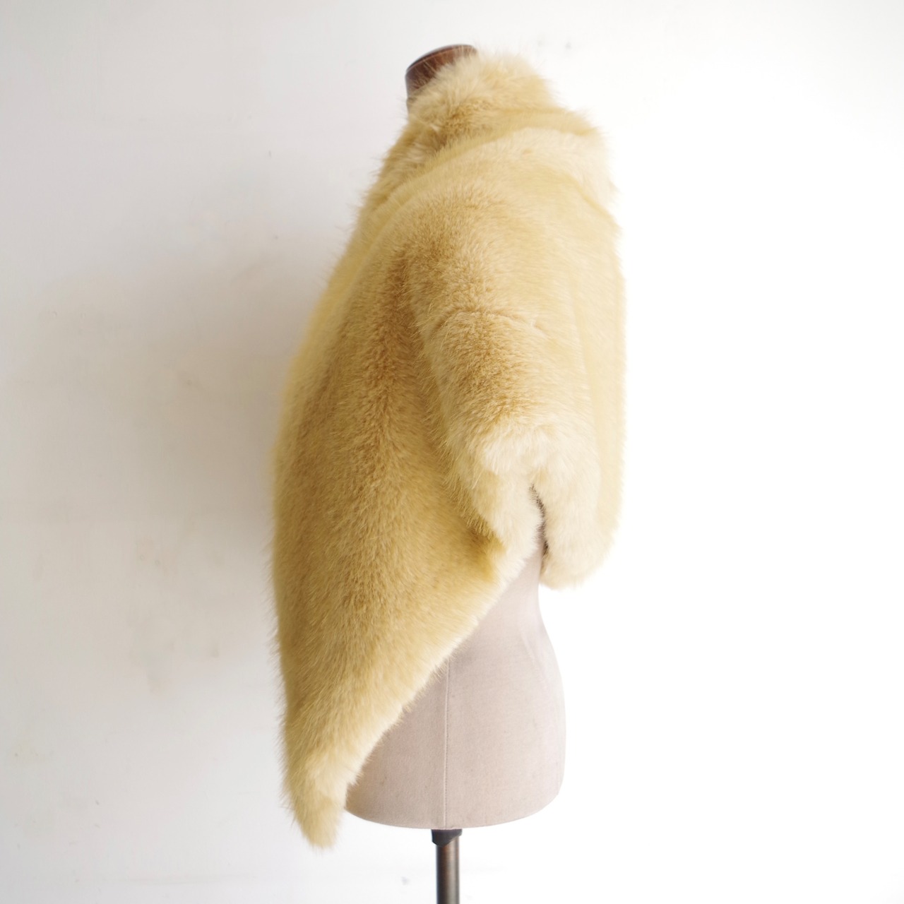 LOEFF  Fur Reversible Triangle Scarf