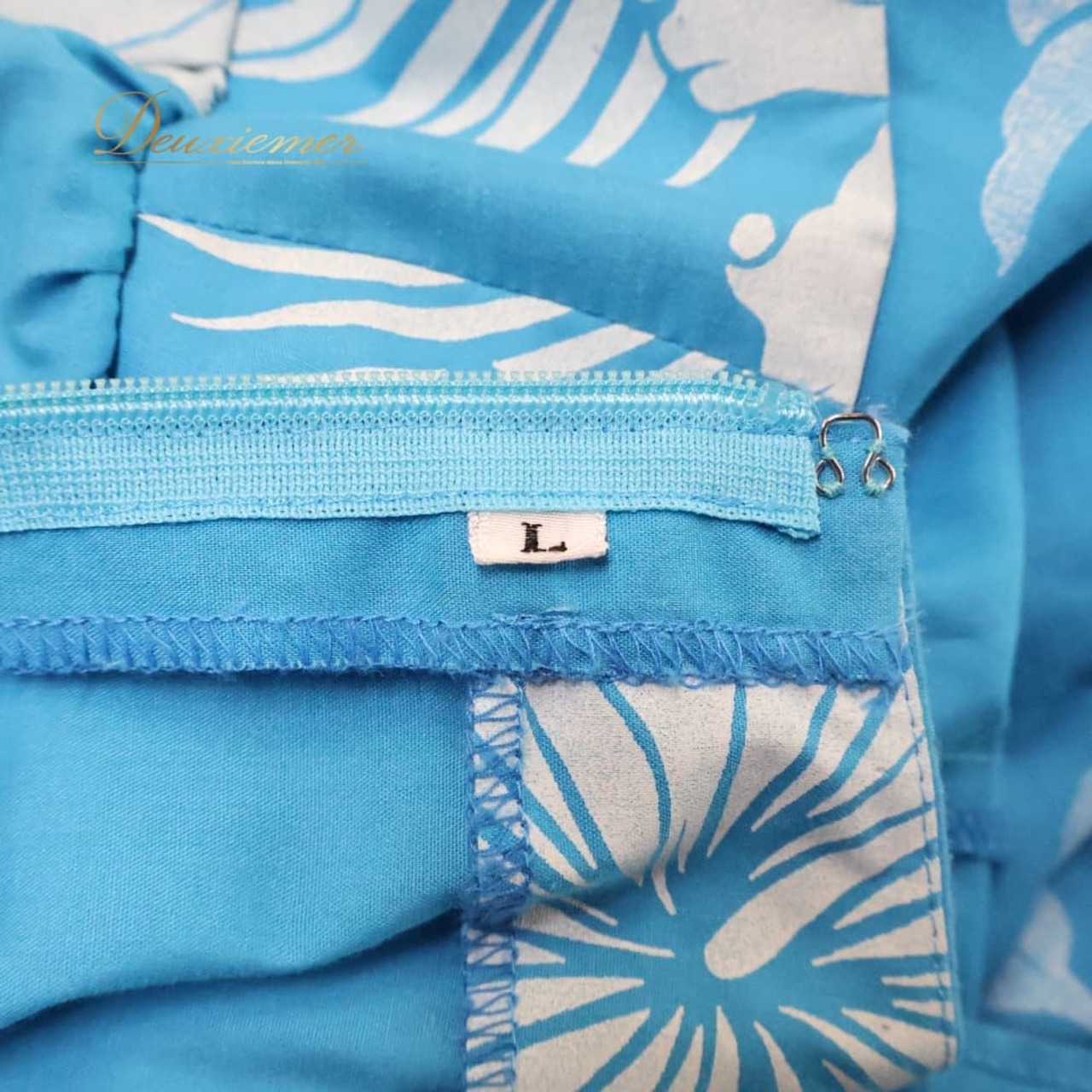 フラダンス 衣装 ワンピース ドレス ブルー系 ホワイト系 ハイビスカス柄 モンステラ柄 フリル かわいい 華やか 鮮やか 明るい 爽やか 水色 白 ダンス衣装 ハワイアンダンス レディース ハワイアン アロハ ハワイアンプリント フラ ダンス レッスン 練習