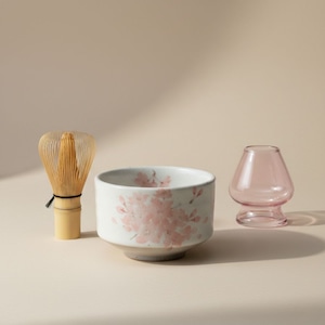 WACHA 桜 抹茶スターターセット(美濃焼)|華かんざし 抹茶碗+80本立て茶筅+ピンクガラスくせ直し+さくら柄風呂敷|春の抹茶ギフト