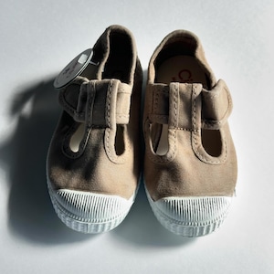 CIENTA Kids T Strap Shoes【14-18cm】むら染めベージュ