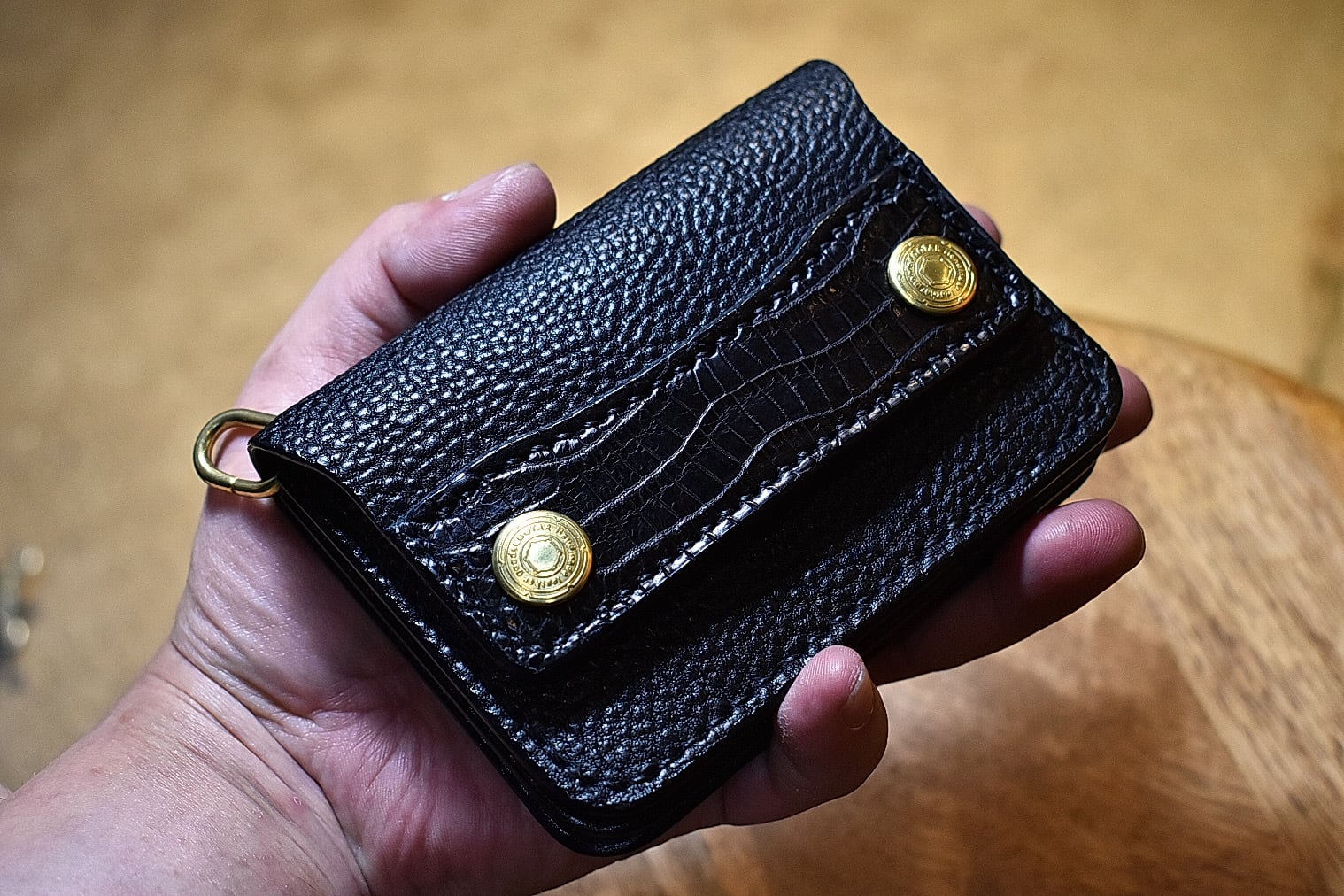 トラッカーウォレット S シボ×スモールクロコダイル(ブラック) | COOTAR