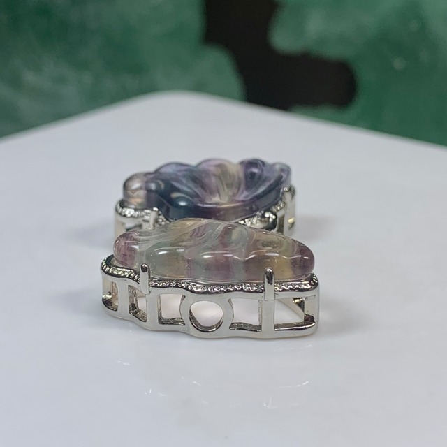 24.フローライト蝶々・横貫通穴☆パーツ