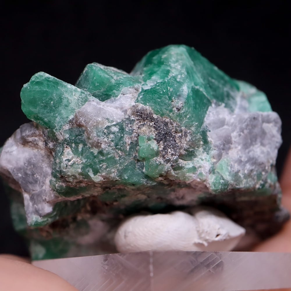 エメラルド ザンビア産 原石 標本 鉱物 38g ED094 ベリル　天然石 エメラルド ザンビア産 原石 標本 鉱物 38g ED094 ベリル 天然石