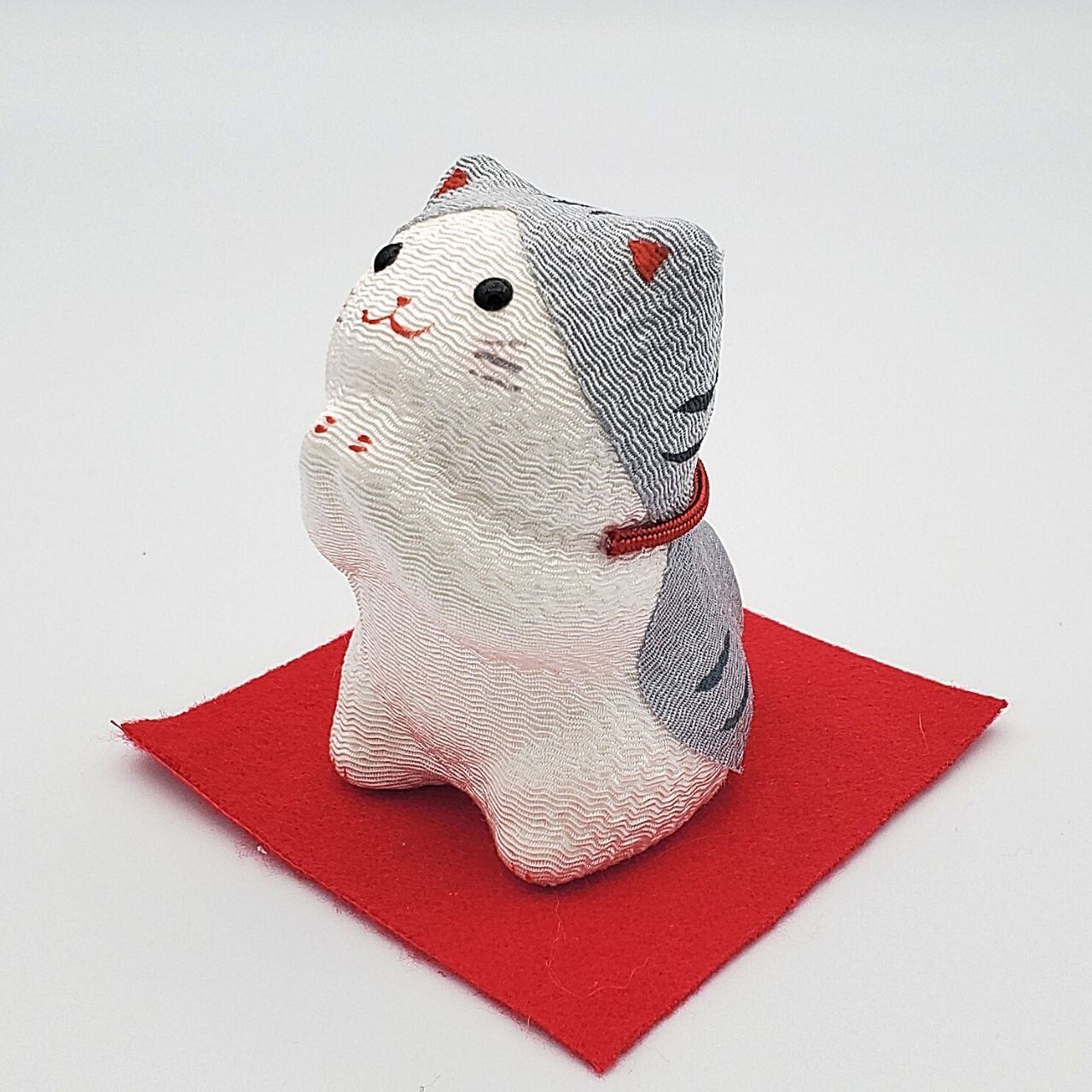 ちりめんの可愛いおねだり猫(グレー猫)