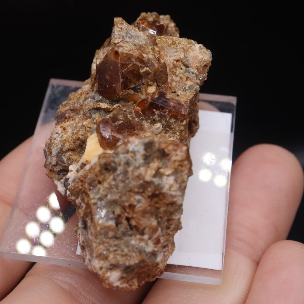 自主採掘！グロッシュラー ガーネット31.8g GN327 原石 鉱物 天然石