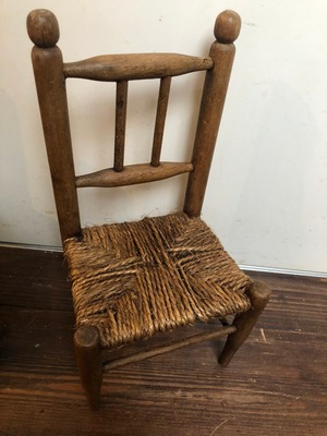 おもちゃの小さな木製チェア　椅子　toy chair 麻