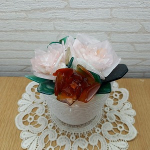 ローズクォーツ薔薇（ホワイト植木鉢）