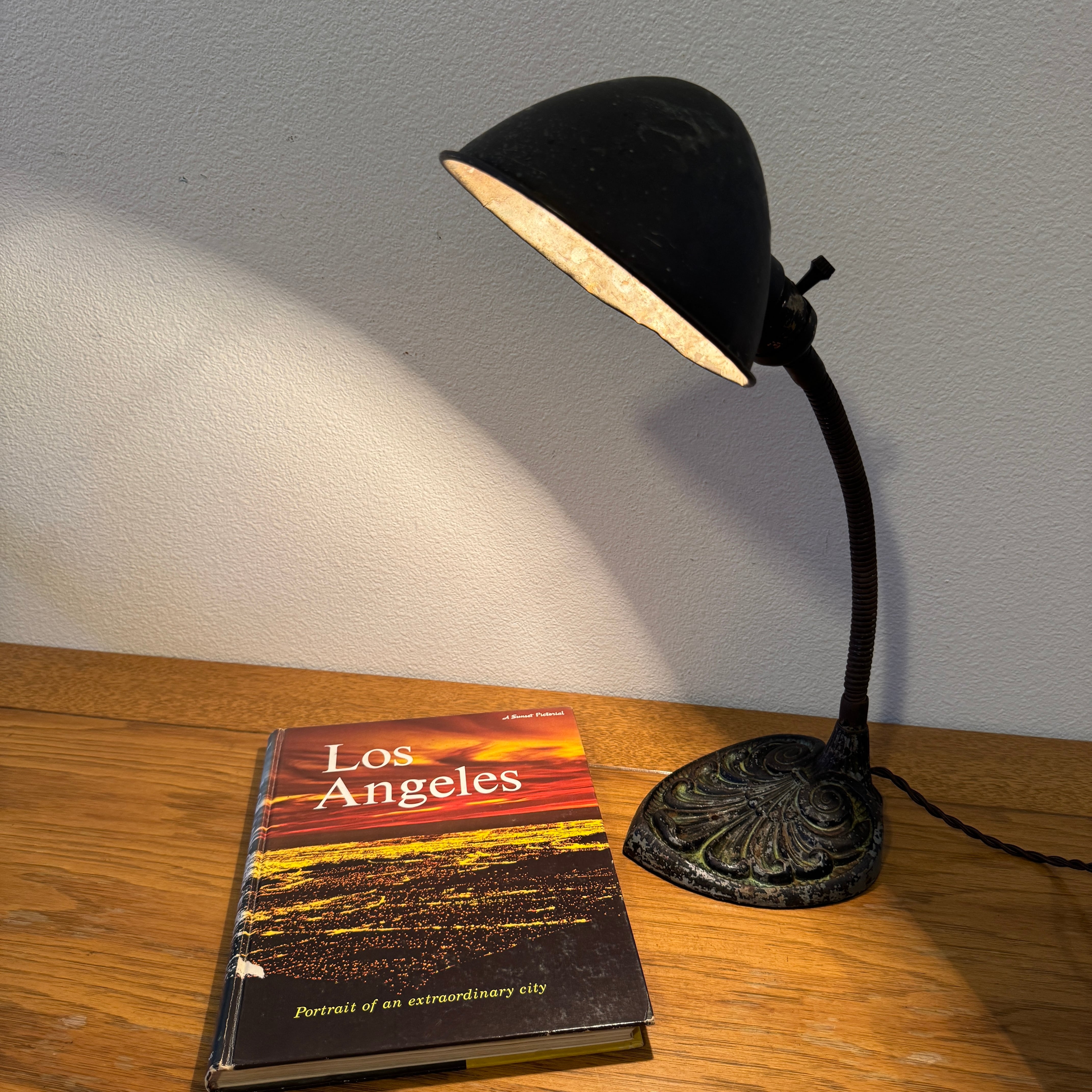 2099【1930-40年代】ビンテージ インダストリアル デスクランプ / 照明