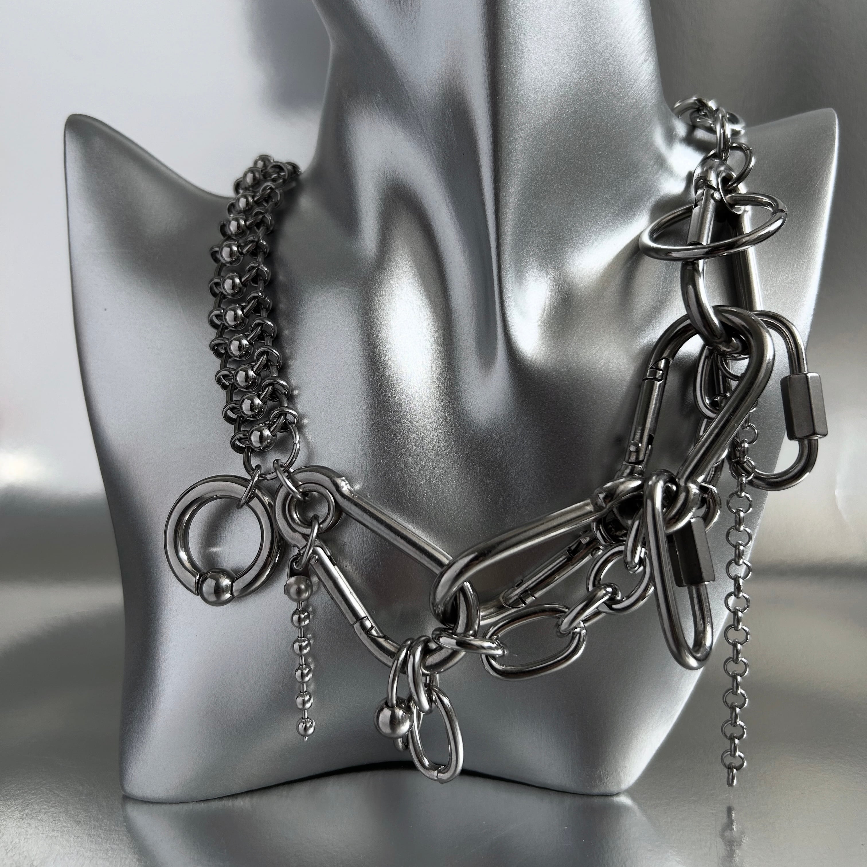 carabiner necklace | VENE