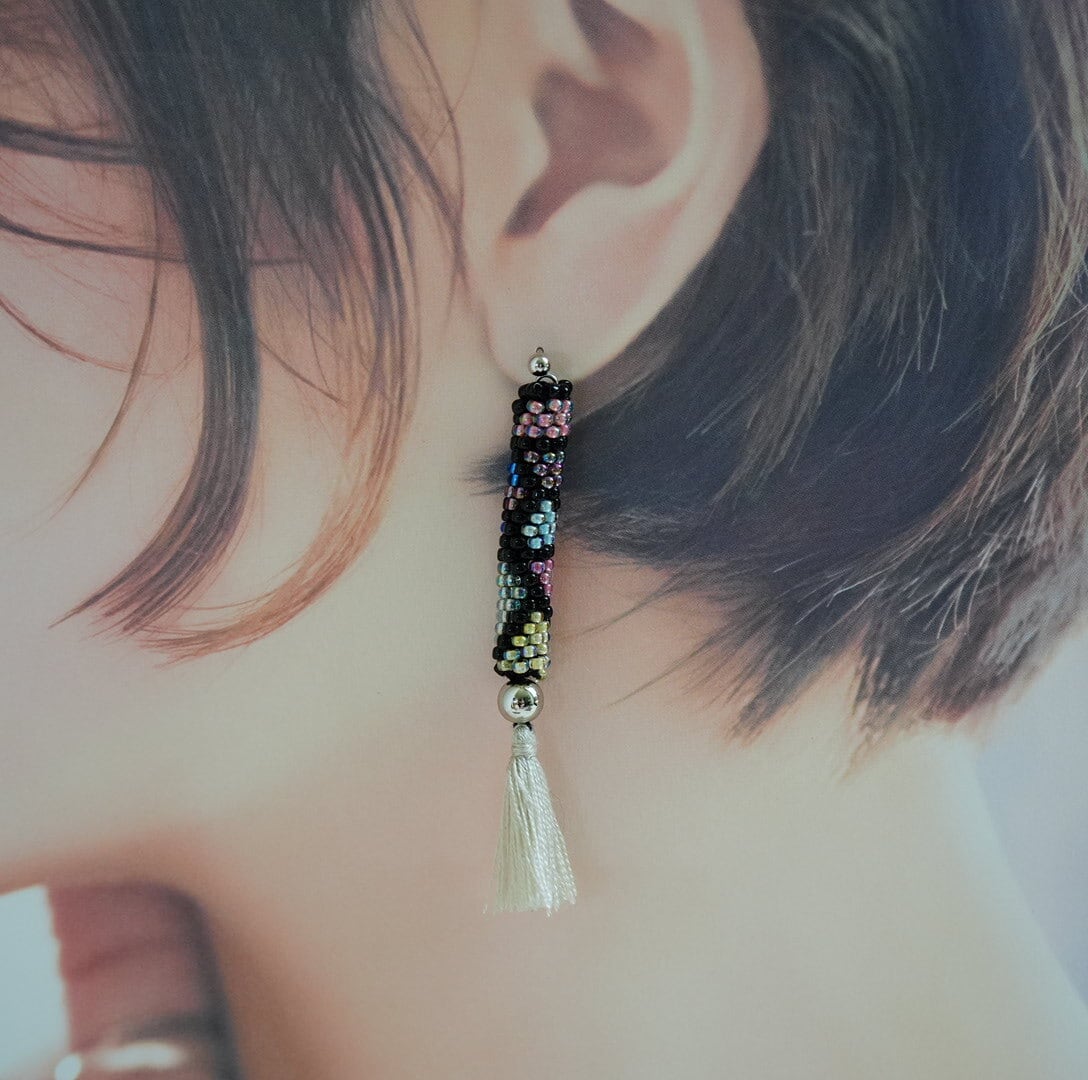 【1276】レジンモチーフとタッセルのピアス 1276】レジンモチーフとタッセルのピアス