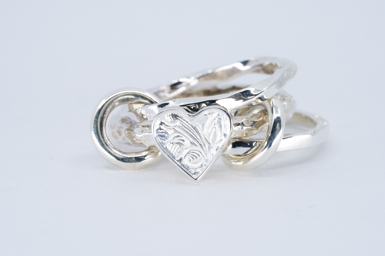 R-122 Three linked Arabesque Heart Ring