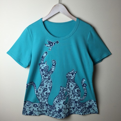 【SALE】ネコTシャツ ラインストーン刺繍プリント ブルー【40%OFF】