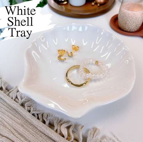 【 シェル トレー 】 1枚 ホワイト 貝 貝殻 海 ハワイ 器 食器 お皿 小皿 豆皿 醤油皿 フルーツ皿 香皿 置物 小物入れ ソープディッシュ 石鹸 アクセサリー ジュエリー トレイ トレイ インテリア キッチン 卓上 磁器 雑貨 西海岸風 北欧