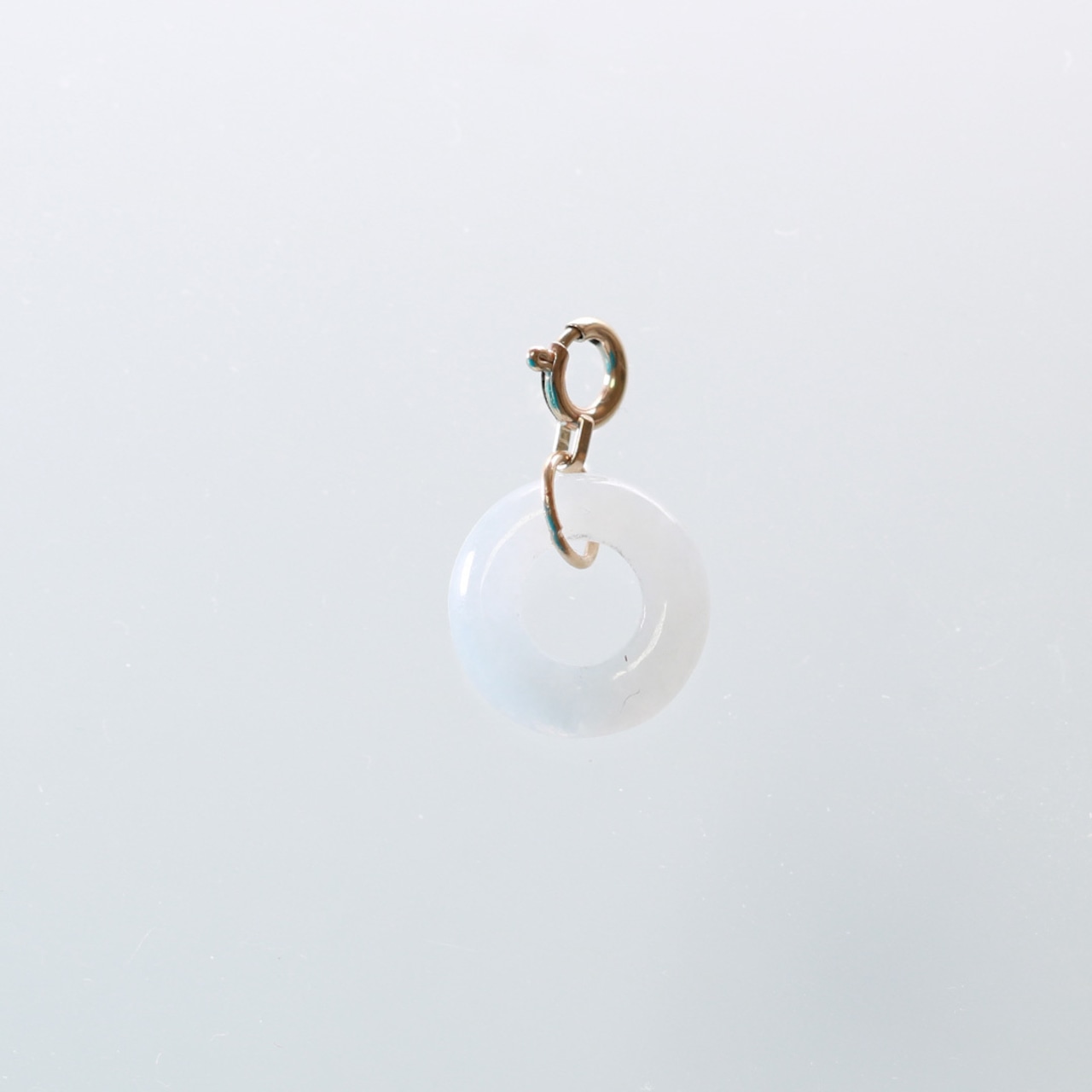 今季一押し！ お金モチーフの翡翠チャーム！ K10 heki ペンダントトップ A貨翡翠 jd_pt1212