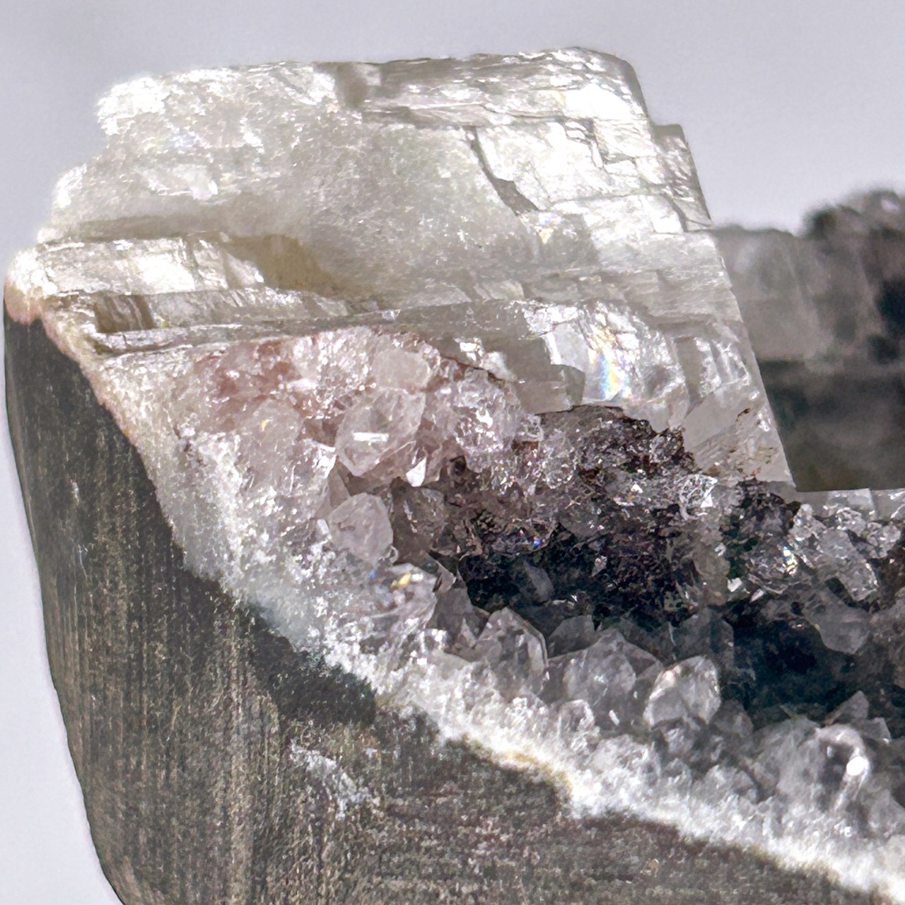 シュガーアメジスト カルサイト共生 ハート(カラー:グレー)