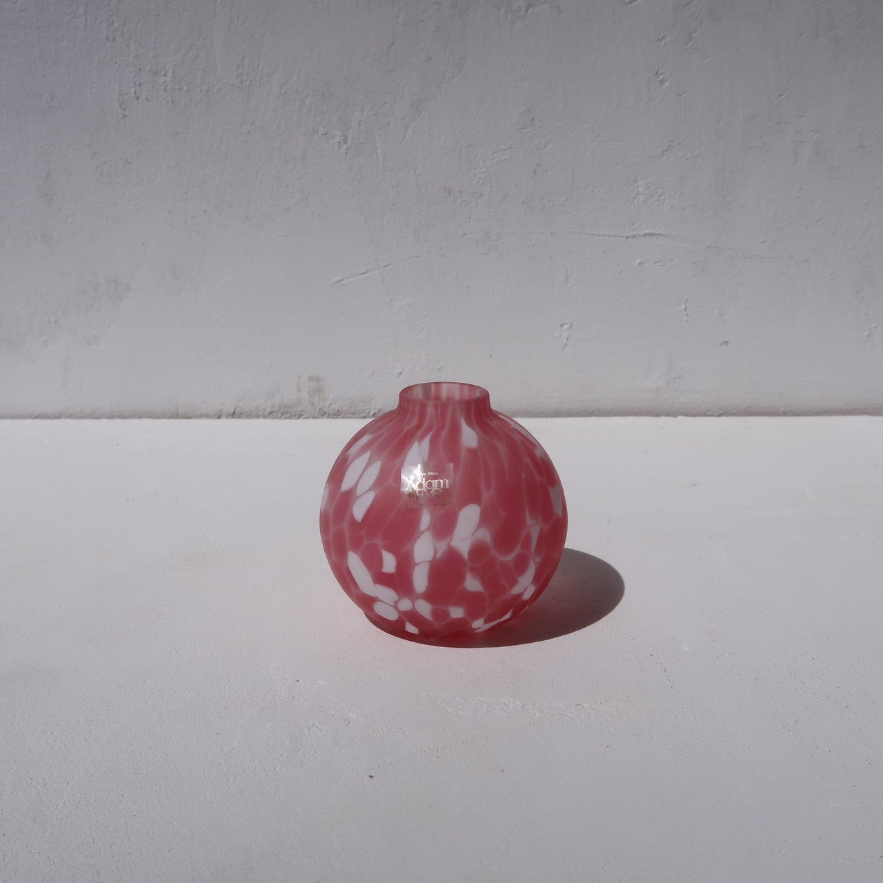 マットピンクの一輪挿し