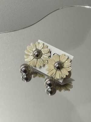 ivory flower silver ball drop