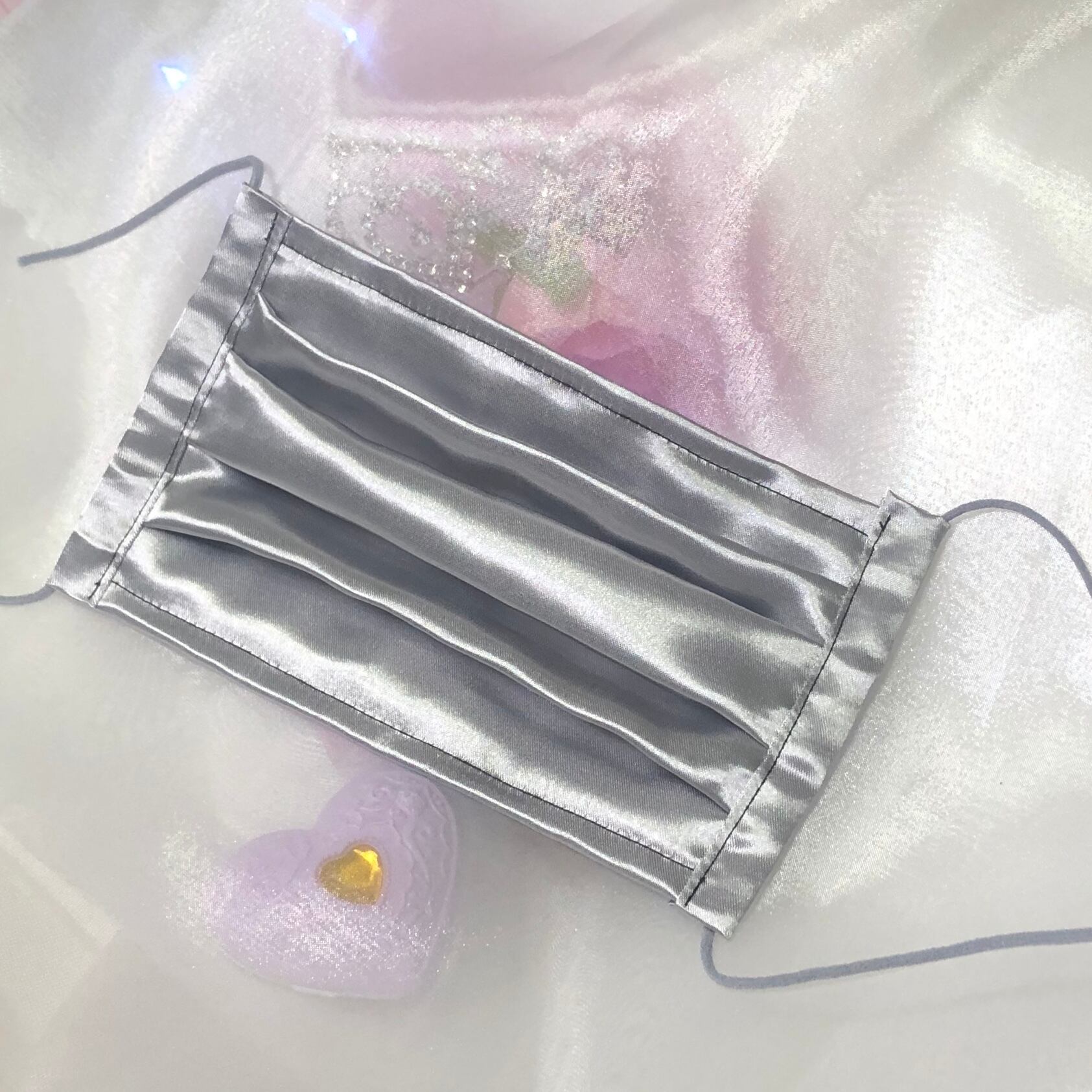 サテン プリーツマスク シルバー メタリック