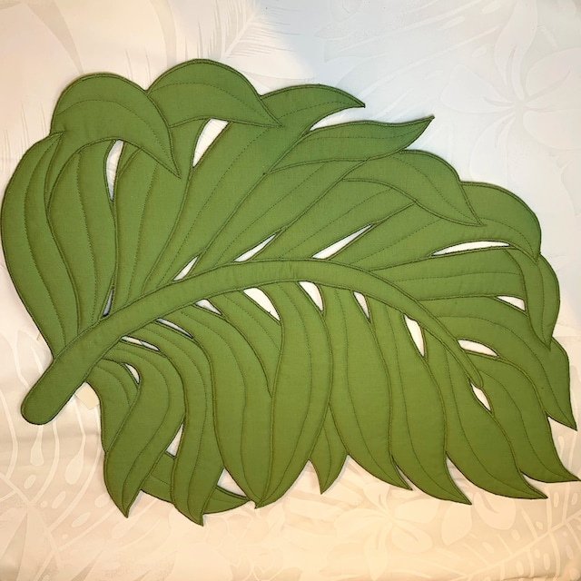 ハワイアンランチョンマット　シダの葉モチーフ　