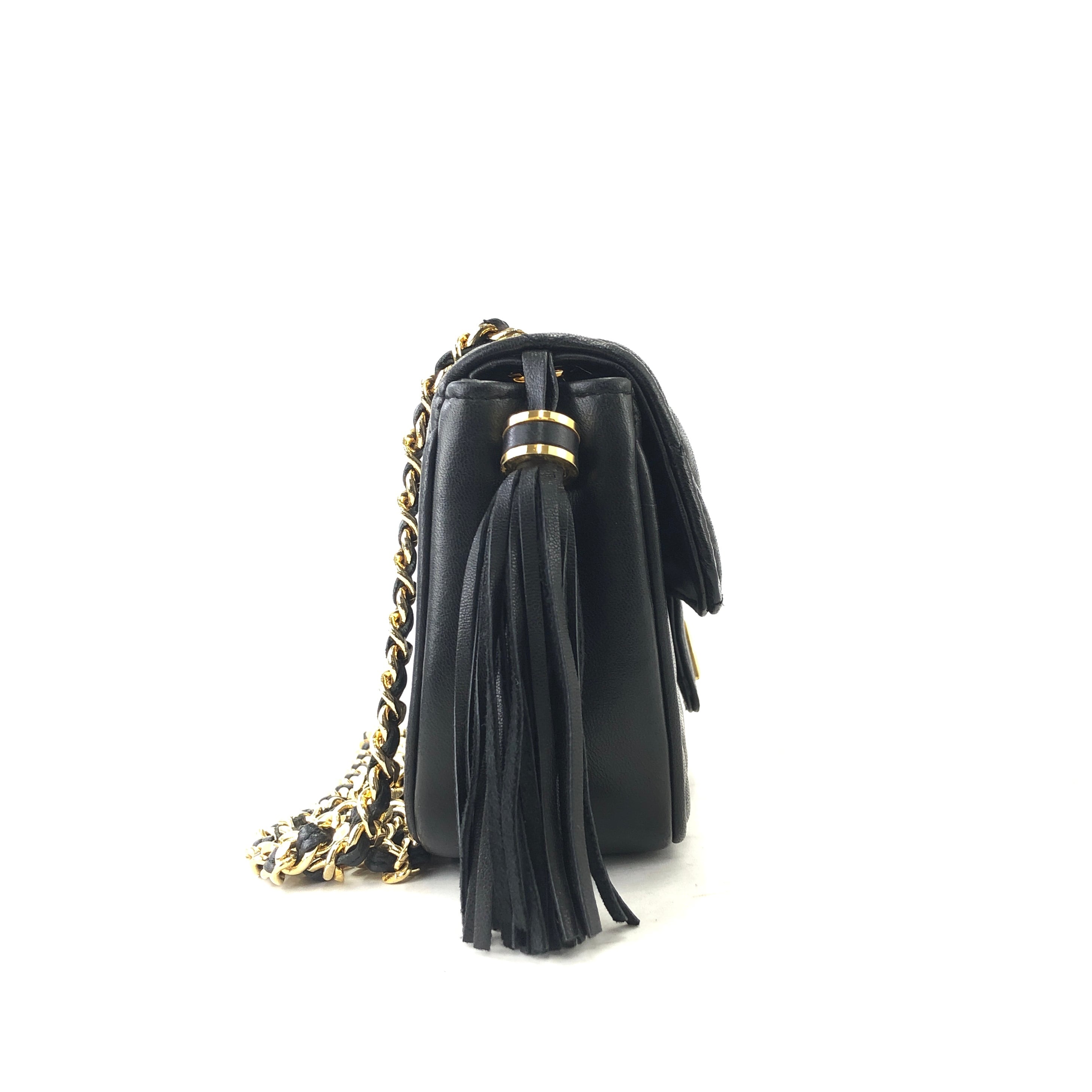 GIVENCHY ジバンシィ ロゴ タッセル レザー キルティング GIVENCHY ジバンシィ ロゴ タッセル レザー キルティング