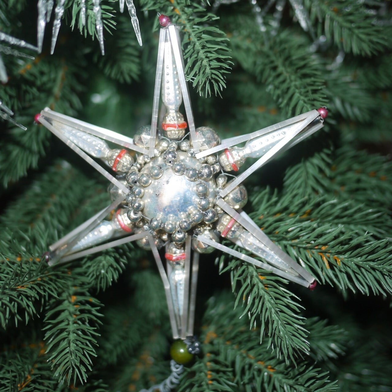 銀の星トッパー ガラスビーズ オーナメント チェコ | こりすの
