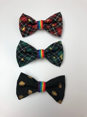 蝶ネクタイ ブローチ　Bow Tie with Rainbow tape Brooch