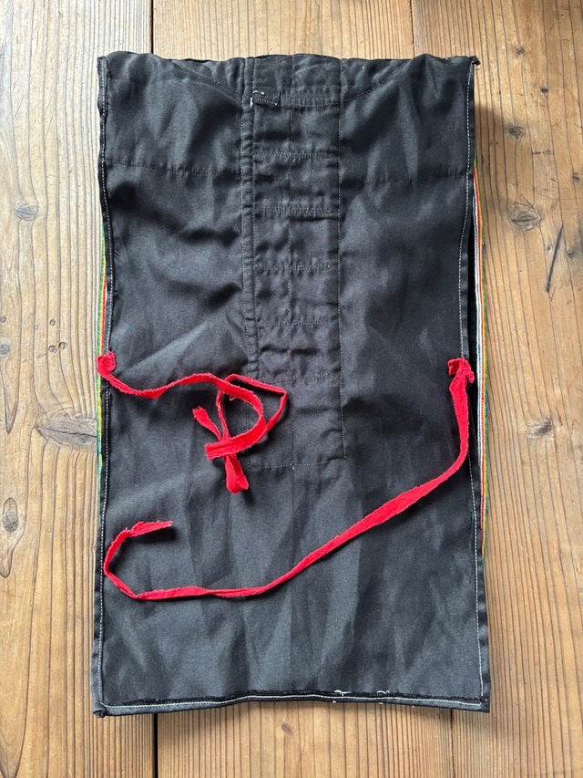 赤ザオ族 つけ襟③ 少数民族 民族衣装 胸当て（ビブ／プラストロン）