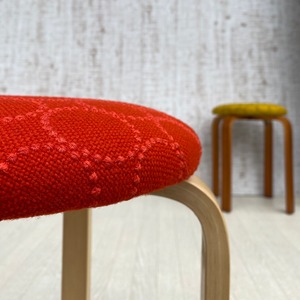 皆川明×Kvadrat　タンバリンスツール　オレンジ色/ナチュラルフレーム  送料無料