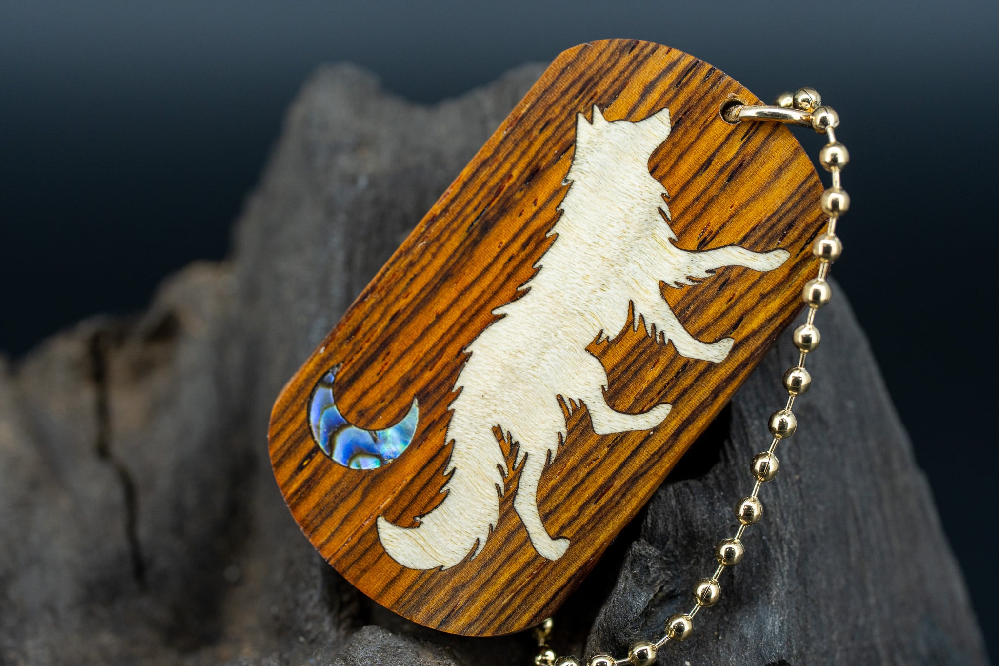 ※【 エスニックなローズウッド 】 ココボロ ドッグタグ 木象嵌 闊歩