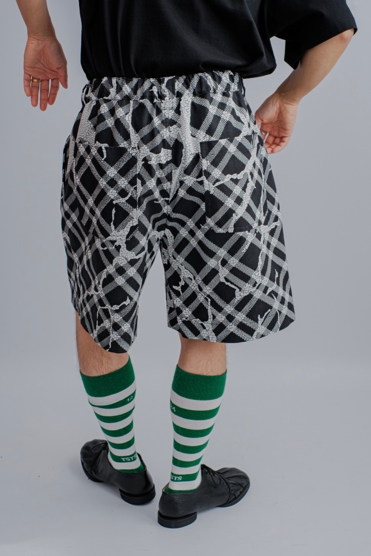 WATARU TOMINAGA】Elastic Waist Shorts | puzzle