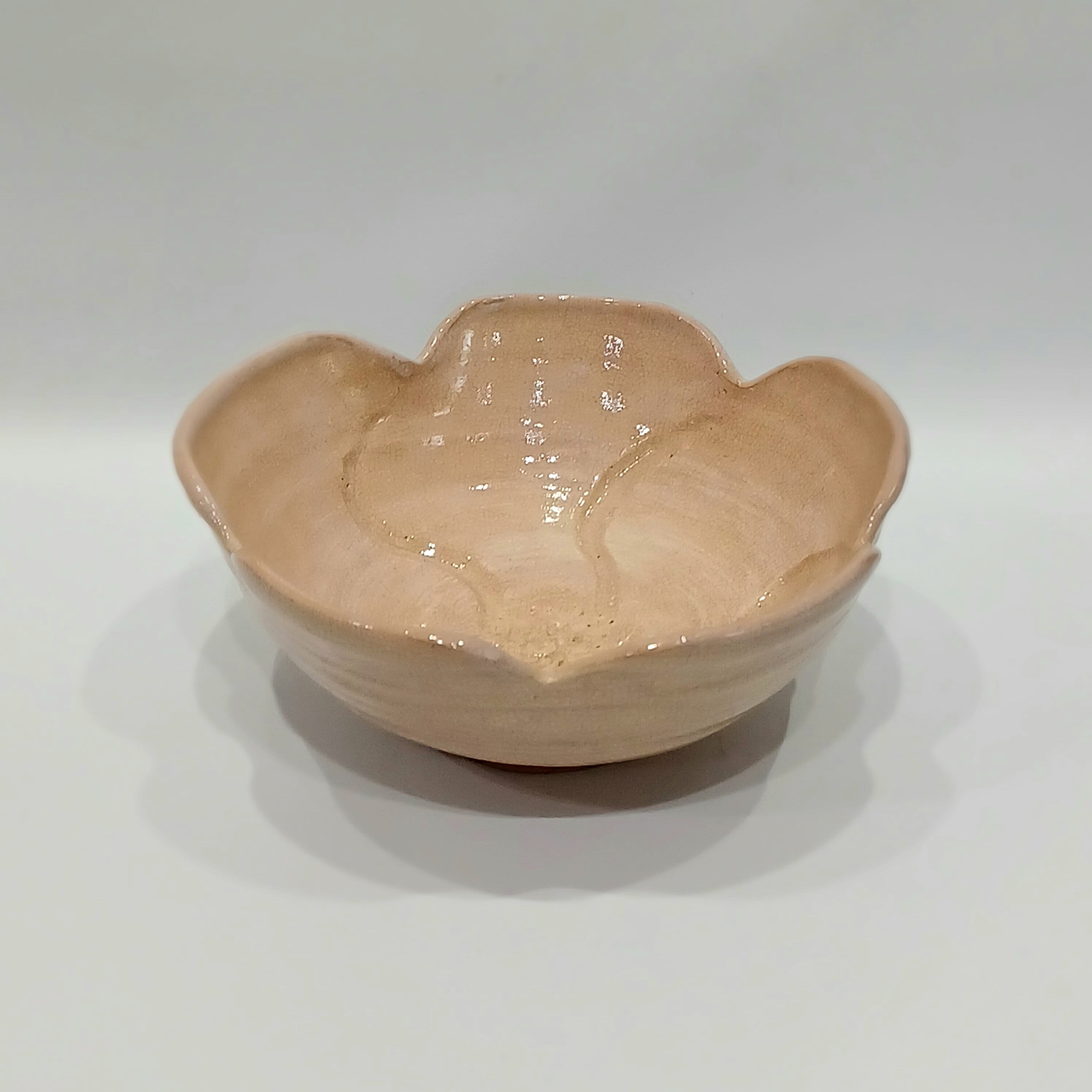 菓子鉢 十世坂高麗左衛門作【韓峯印】 萩焼 径18.5cm 高さ7.5cm 菓子鉢 十世坂高麗左衛門作【韓峯印】 萩焼 径18.5cm 高さ7.5cm