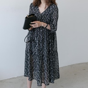 ワンピース レディース 総柄プリントロングシフォンフレアワンピース シフォンワンピース フレアワンピース ロングワンピース ボタニカル柄 ハイウエスト 7分袖 ボリュームスリーブ ドレス Vネック 花柄 リーフ柄 黒 ブラック 大人可愛い きれいめ 上品 エレガント ガーリー ルーズ 春 夏 秋 冬 二次会 お呼ばれ オフィス 通勤 通学 デート お出かけ パーティー 体型カバー オーバーサイズ ゆったり インスタ映え