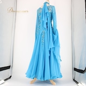 社交ダンス 衣装 スタンダード ドレス ワンピース パーティドレス ブルー系 水色 レース 長袖 チョーカー 派手 ラインストーン スパンコール 涼しげ フロート 二重スカート 花模様 光る スパンコール セクシー エレガント 輝く 上品 ふんわり 体型カバー 舞台衣装 ダンスパフォーマンス 発表会 ゆったり 目を引く