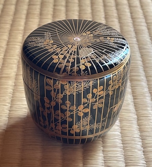 大棗　虫籠に秋草（茶平一斎作　茶道具　薄茶器　棗　輪島塗　蒔絵　コレクター）　