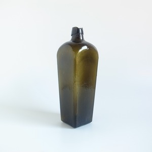 Glass gin bottle［B］